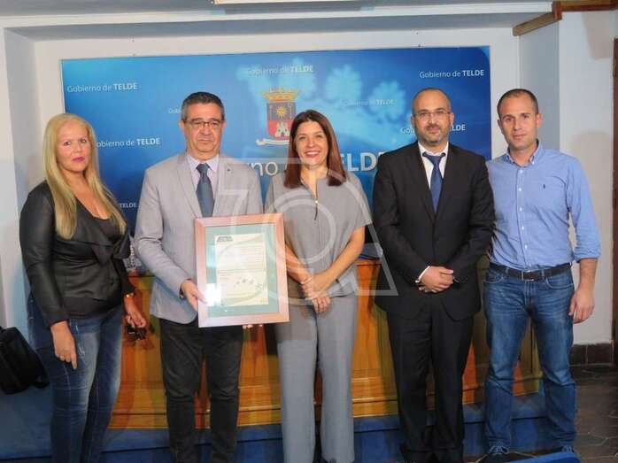 Imagen de la entrega del certificado ISO (Foto TA)